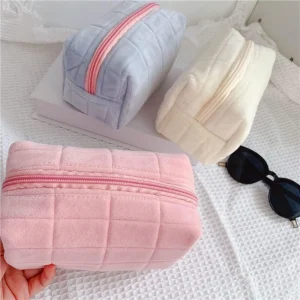 Cute Plush Makeup Bag for Women Portable Travel Small Cosmetic Bags Solid Color Zipper Toiletry Bag Washing Pouch Storage Bags